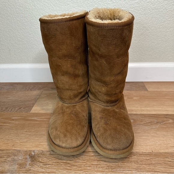 UGG Australia Classic Tall Chestnut Brown Suede Boots, Size 6 - Picture 5 of 11